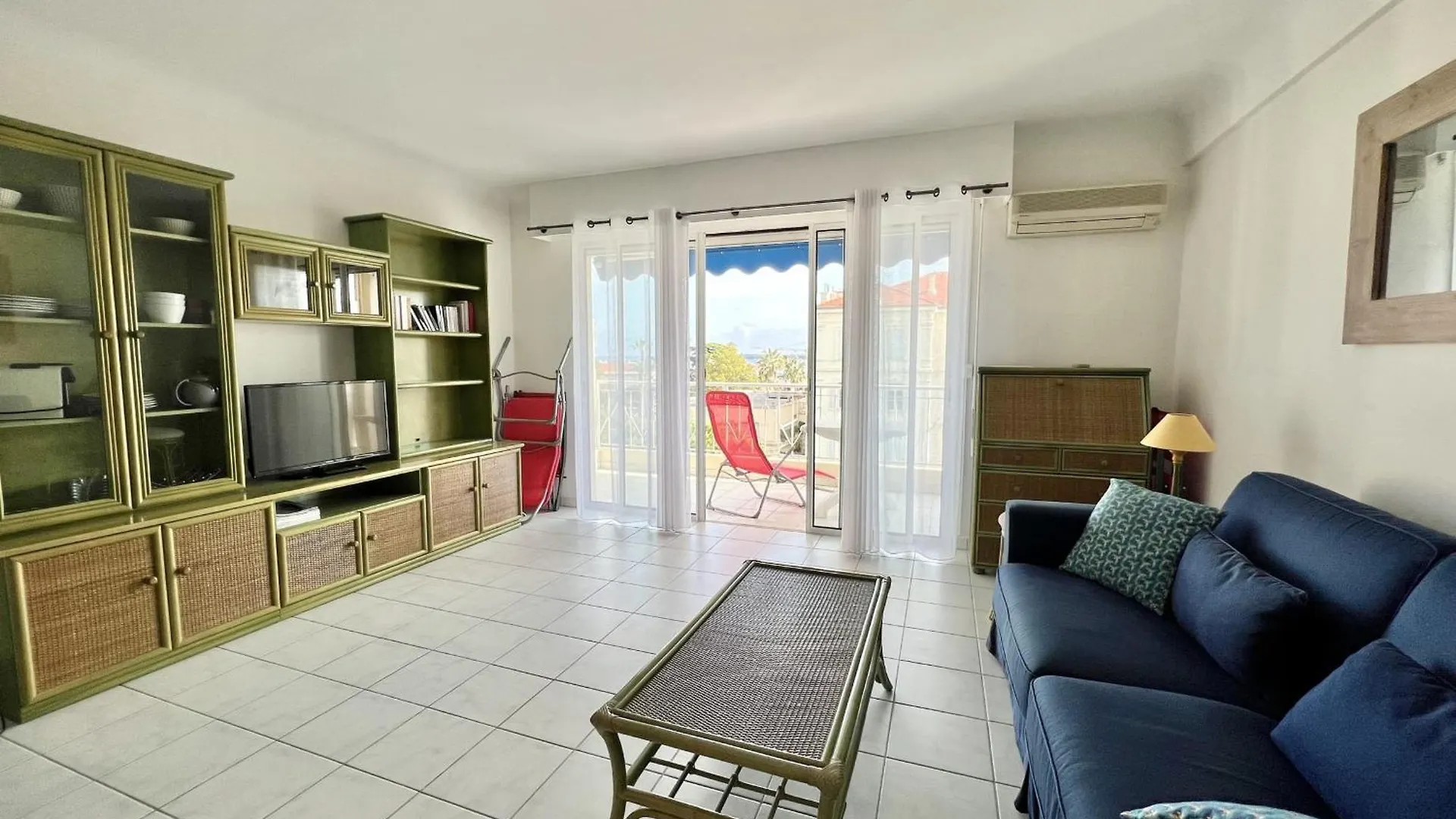 Bright Studio With Terrace And Sea View Cannes